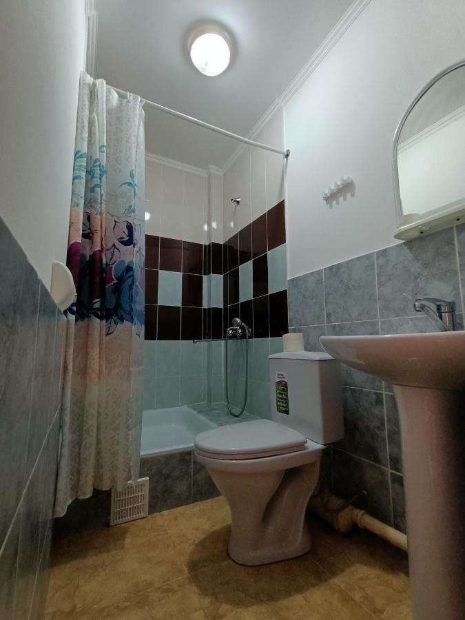Мини-Отель В Центре Сухума - Аиааира Sukhumi Exterior foto